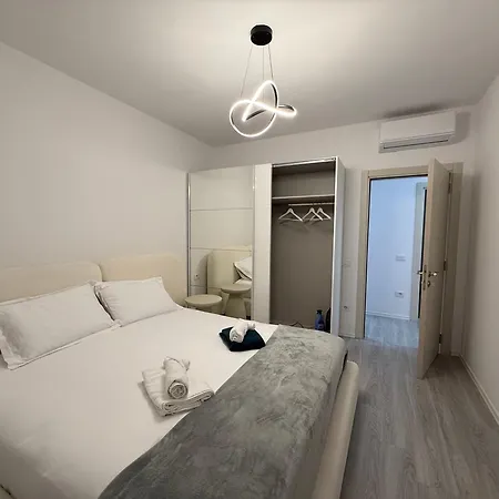 Daire Modern 2br Near Ring & Main Road Access *