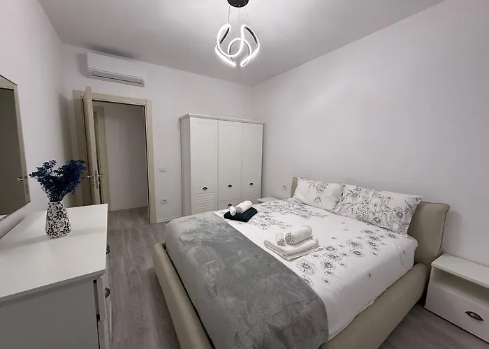 Modern 2br Near Ring & Main Road Access