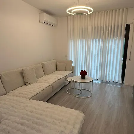 דירה Modern 2br Near Ring & Main Road Access *