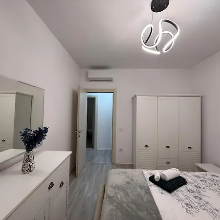 Ami Modern 2Br Apartment Τίρανα