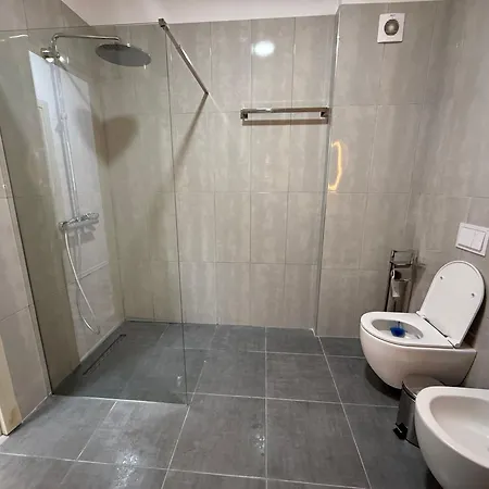 Ami Modern 2Br Apartment Τίρανα