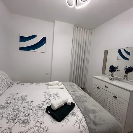 דירה Modern 2br Near Ring & Main Road Access טיראנה