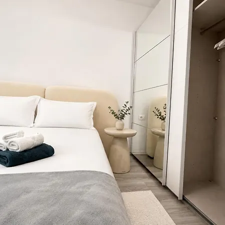 Ami Modern 2br * Tiran