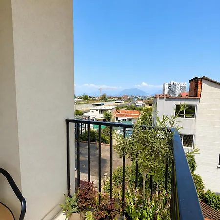 Ami Modern 2br