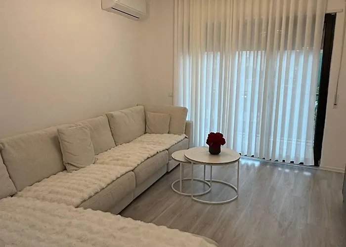 דירה Modern 2br Near Ring & Main Road Access *