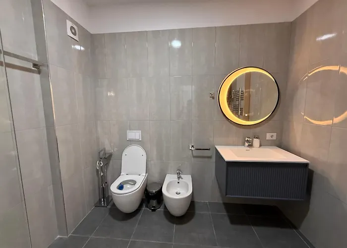 Modern 2br Near Ring & Main Road Access * טיראנה